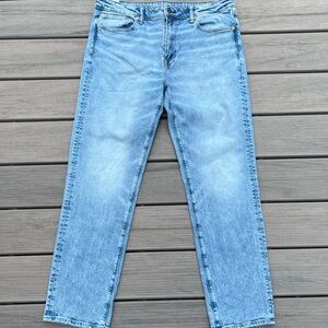 American Eagle; Easy Flex; Athletic Straight; Light Blue Jeans Men’s 33W/32L